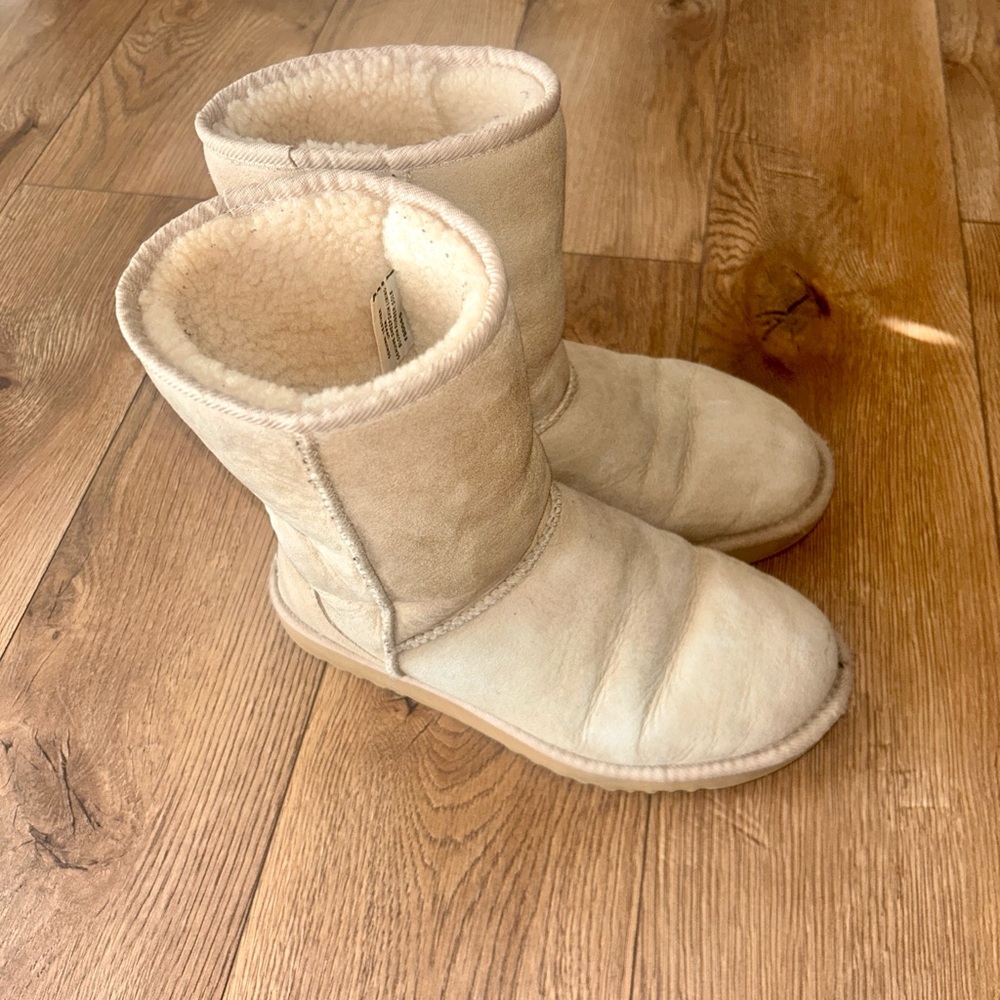 Ugg Classic Short Boots women’s size 7